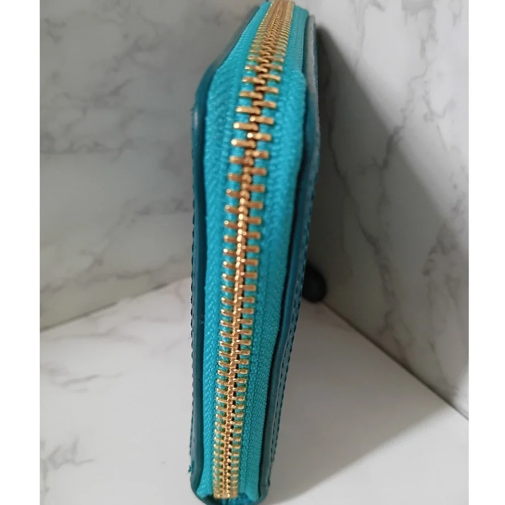 VERA BRADLEY Turquoise & Teal Leather Compact Zip-Around Wallet - EUC